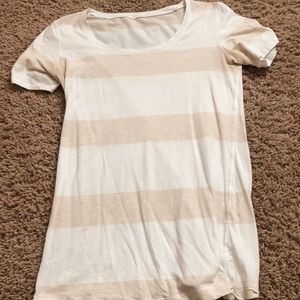 lululemon tee!